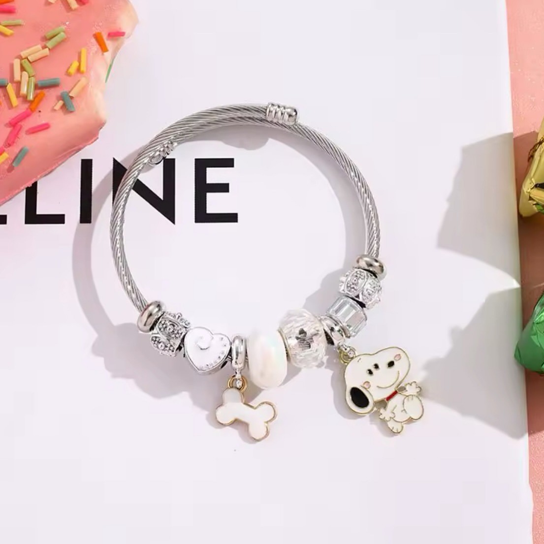 Leuke Cartoon Snoopy Bone Hear - Jewelry Making Metals recensie en prijs
